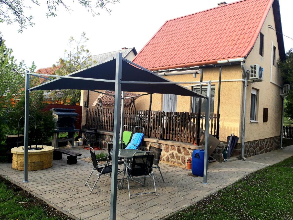 Arany Apartman Zsory Mezőkövesd Esterno foto